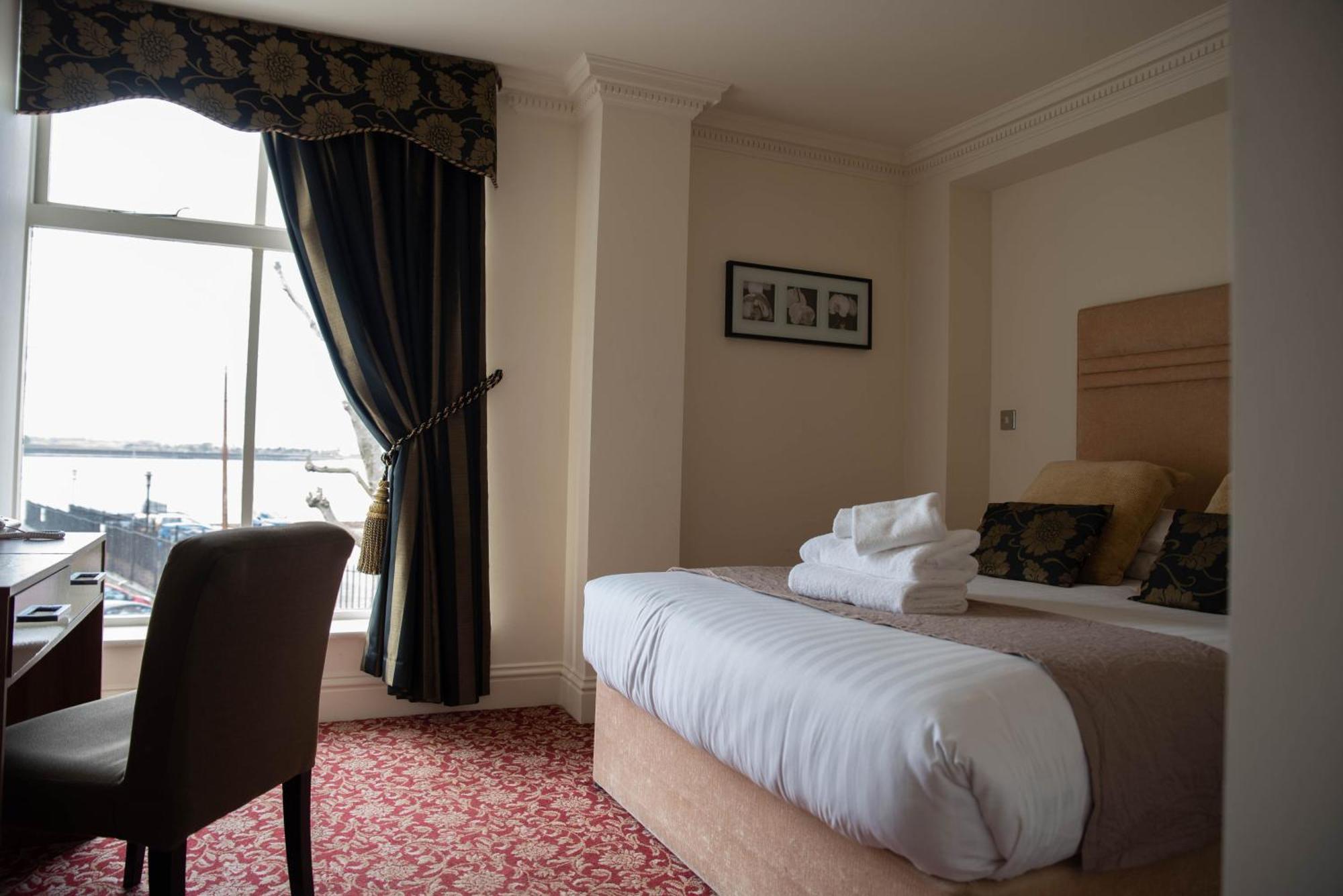 Hotel The Clarendon Royal Community Gravesend Exterior foto